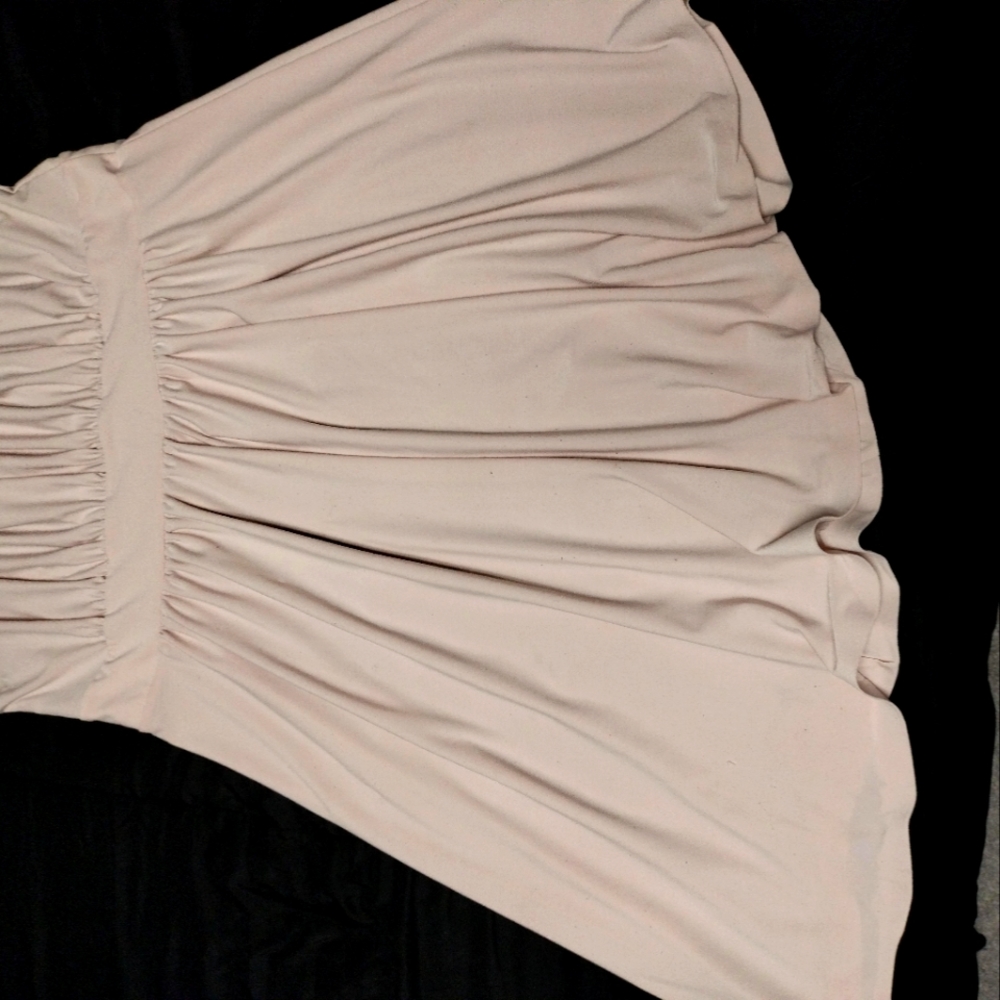 V-shaped length dress